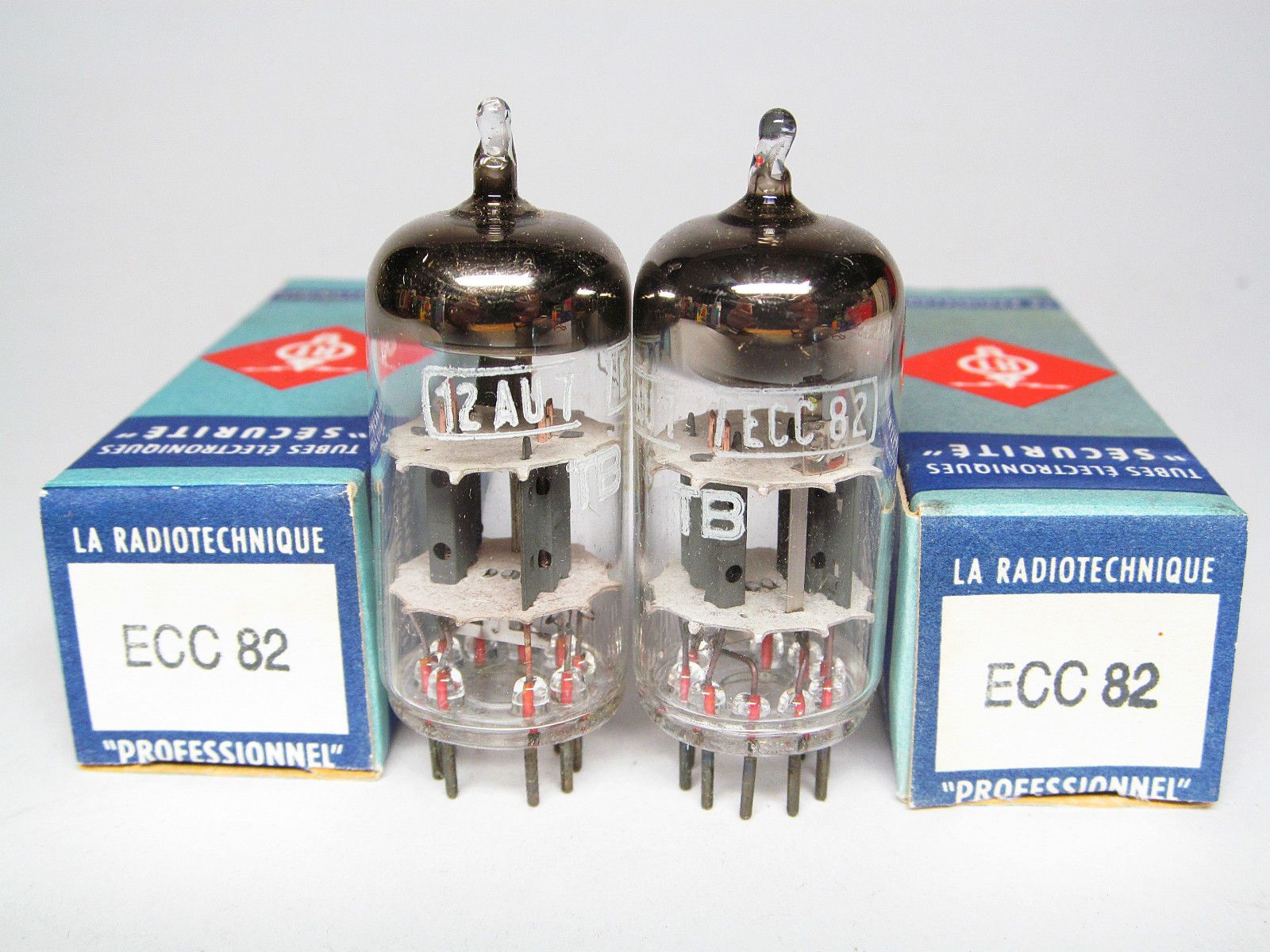 R/T La Radiotechnique ECC82 12AU7 tube