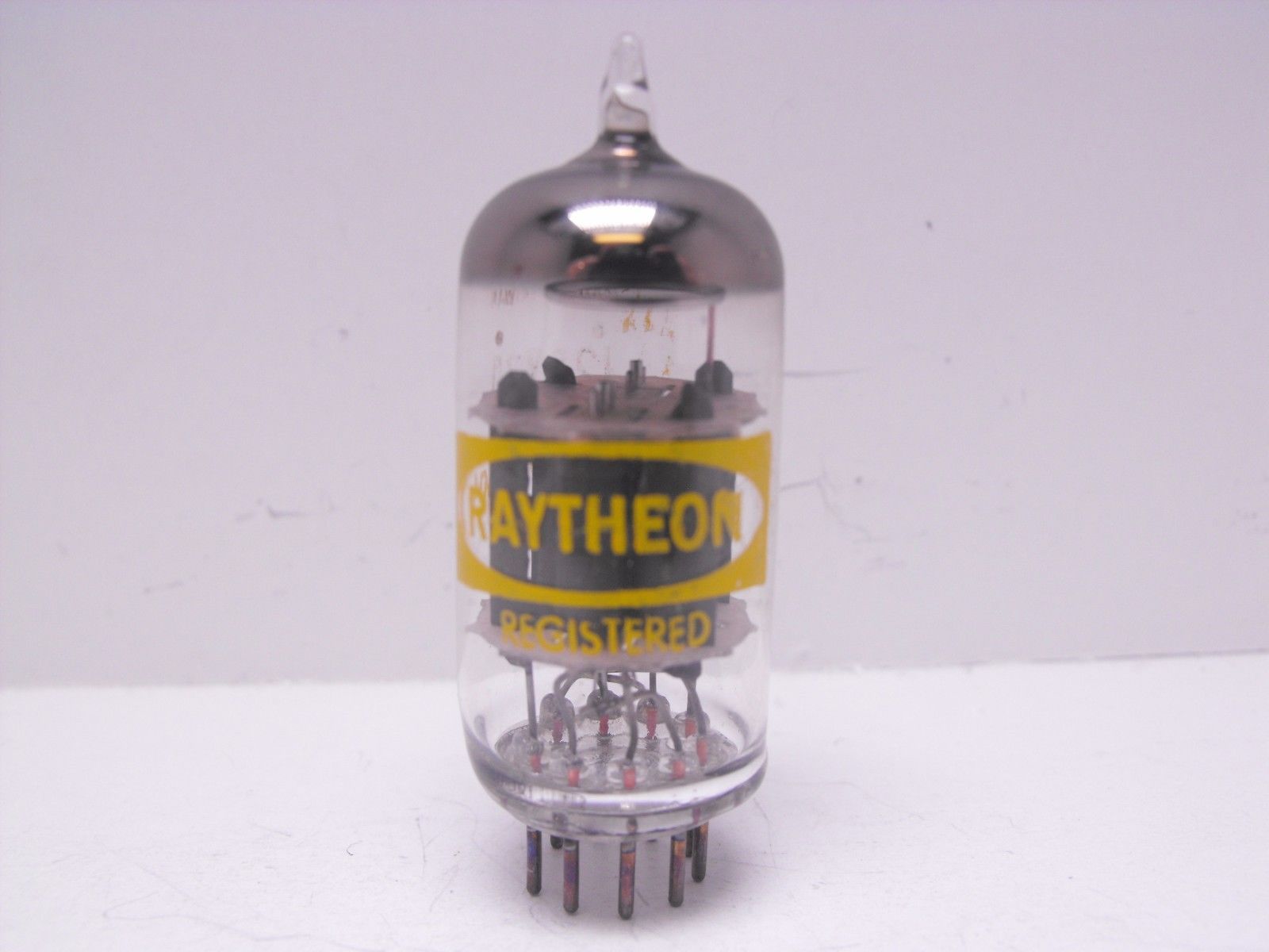 Raytheon 12AX7A ECC83 tube