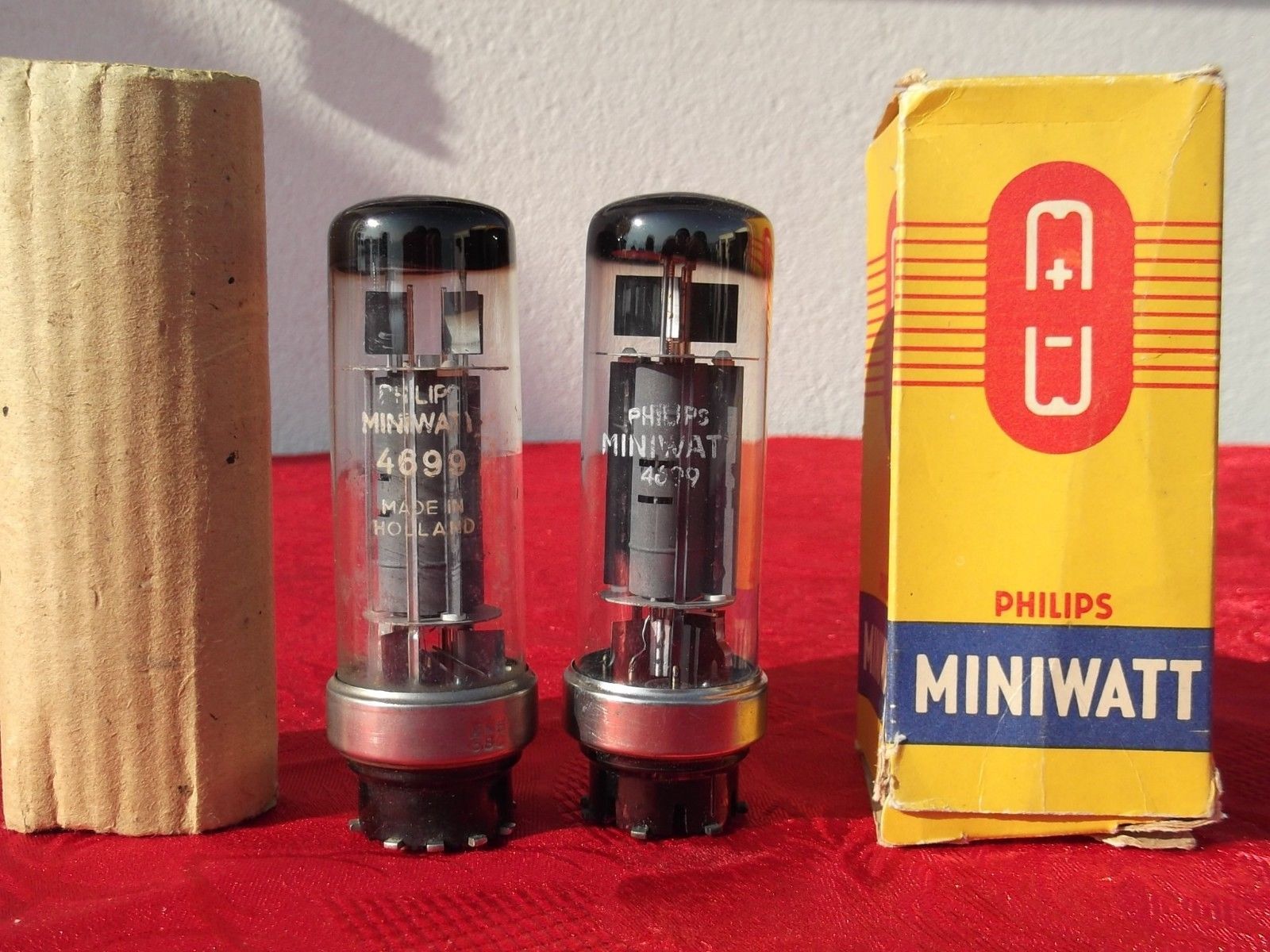 Philips Miniwatt 4699 FK5 tube