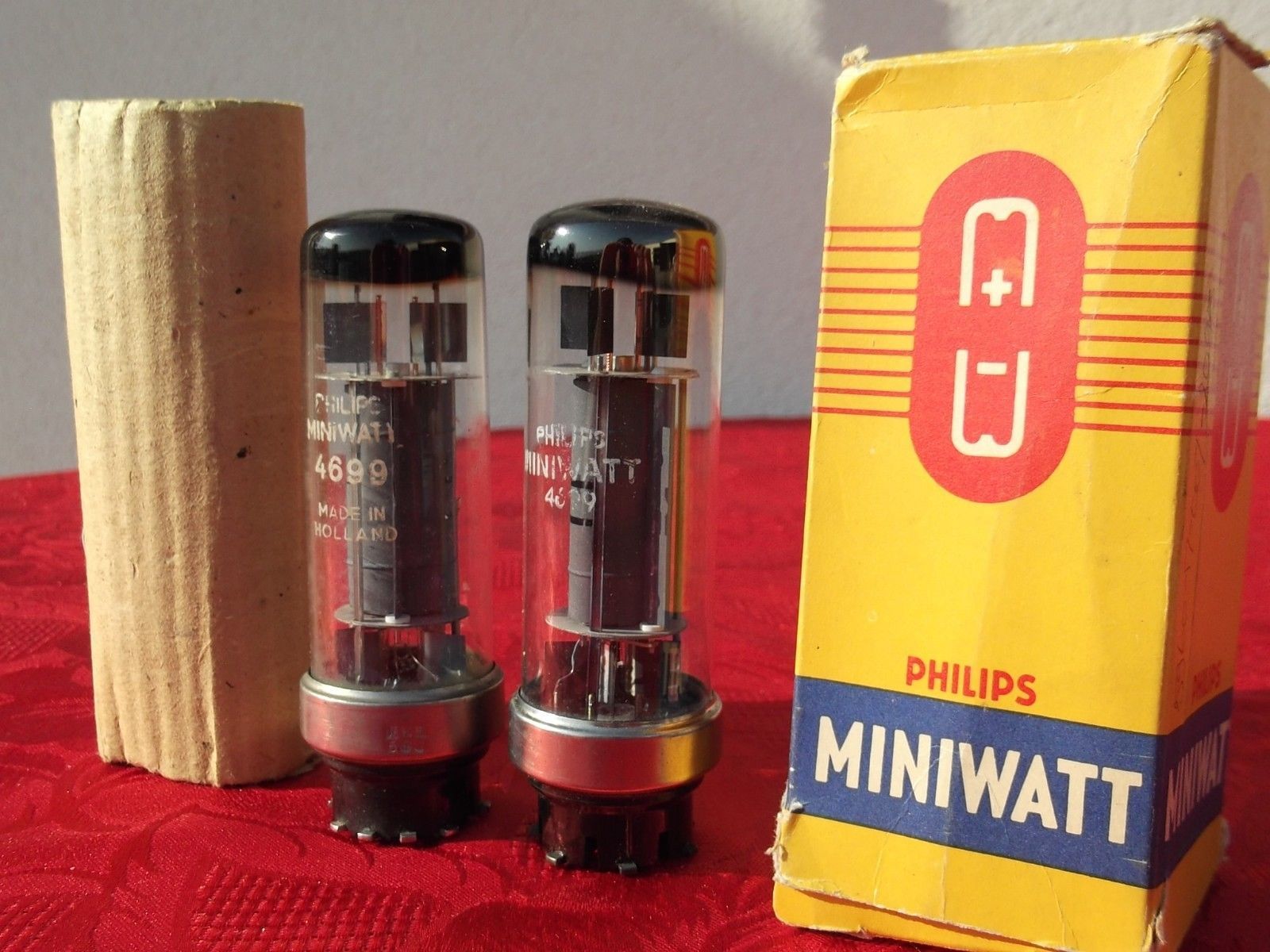 Philips Miniwatt 4699 FK5 tube