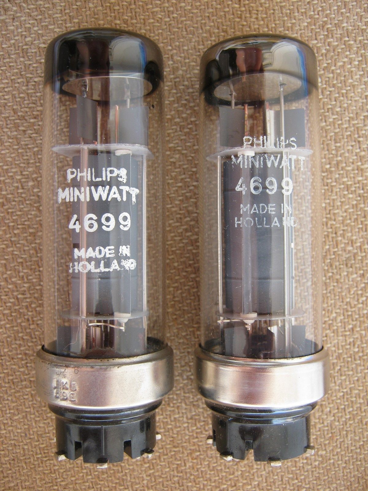 Philips Miniwatt 4699 FK5 tube