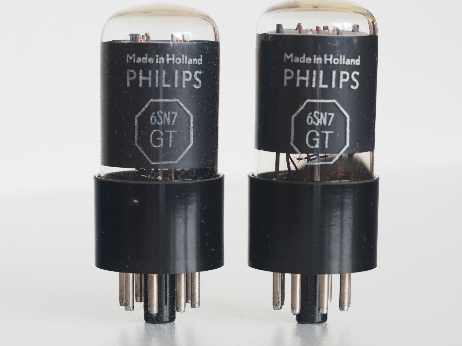 Philips Miniwatt 6SN7GT tube
