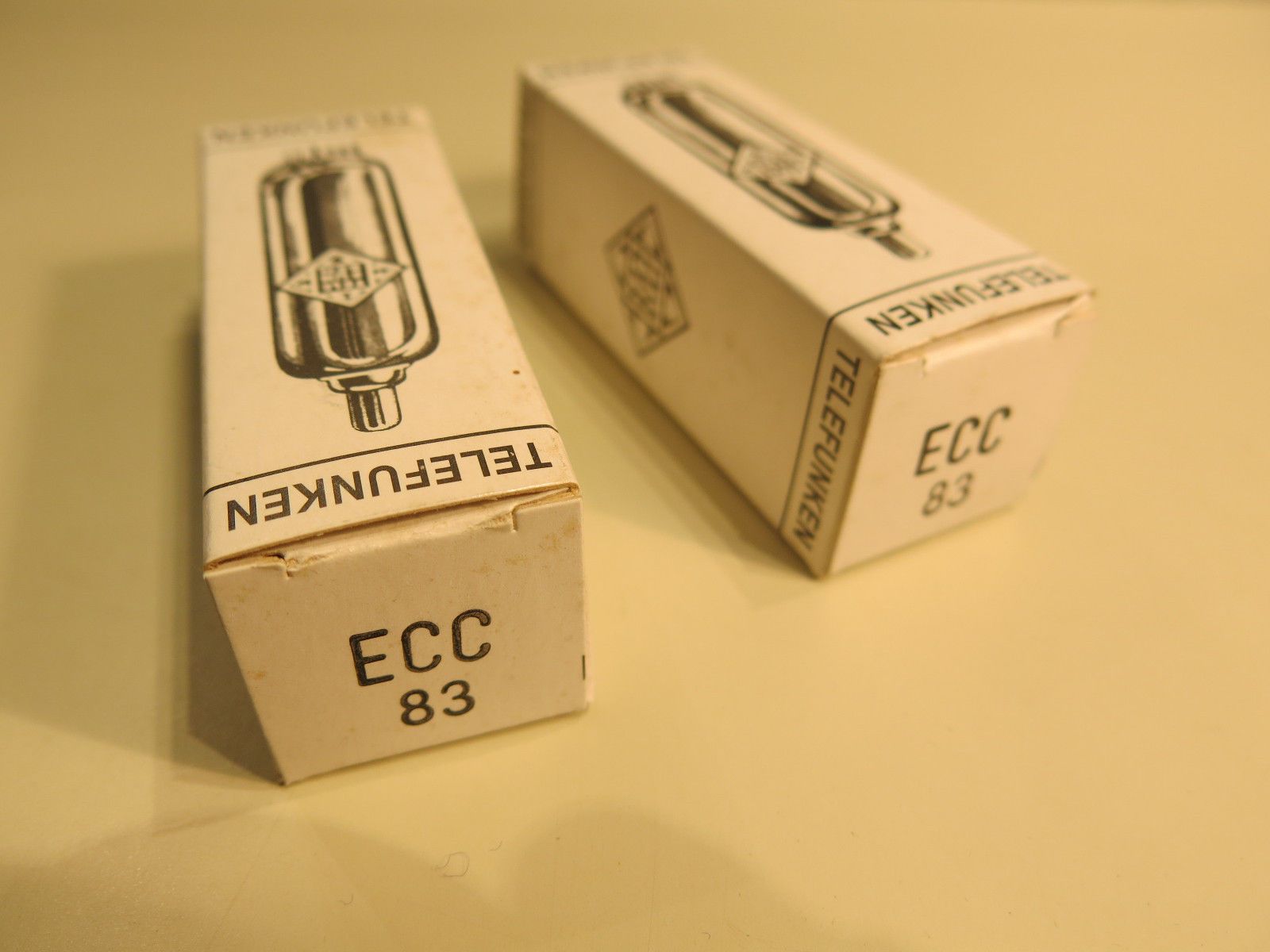 Telefunken ECC83 tube