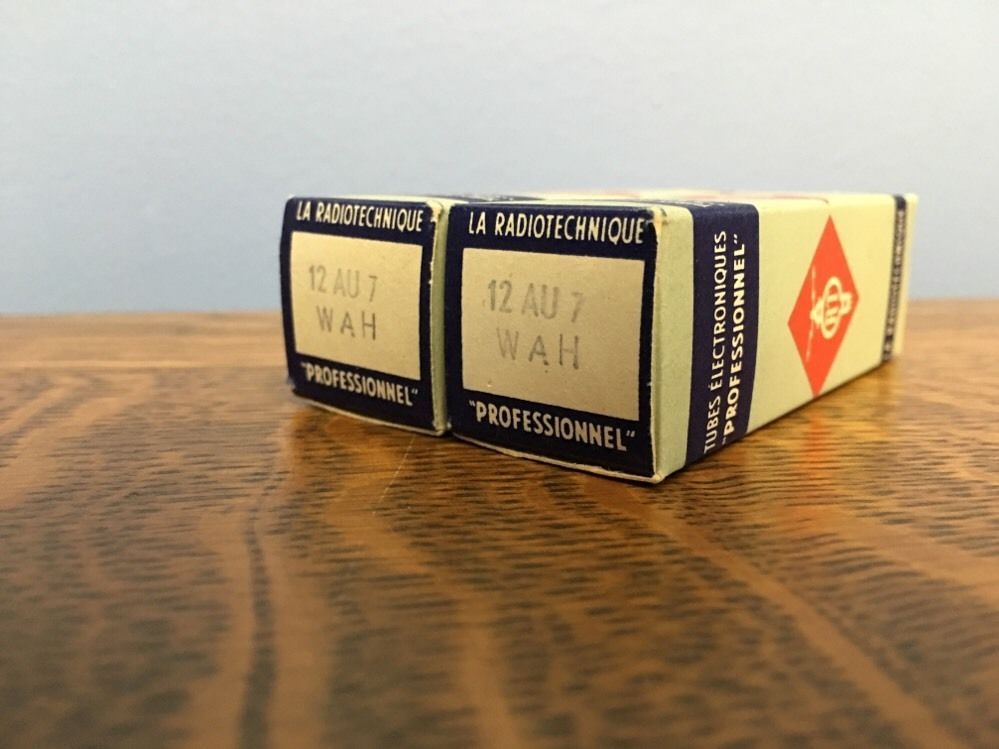 R/T La Radiotechnique 6189 12AU7WAH tube