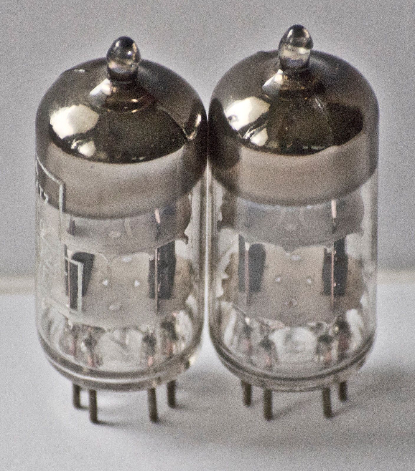 Mullard CV4024 12AT7WA 7010 tube