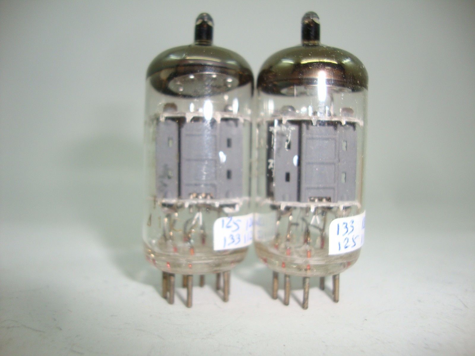 Miniwatt ECC83 tube