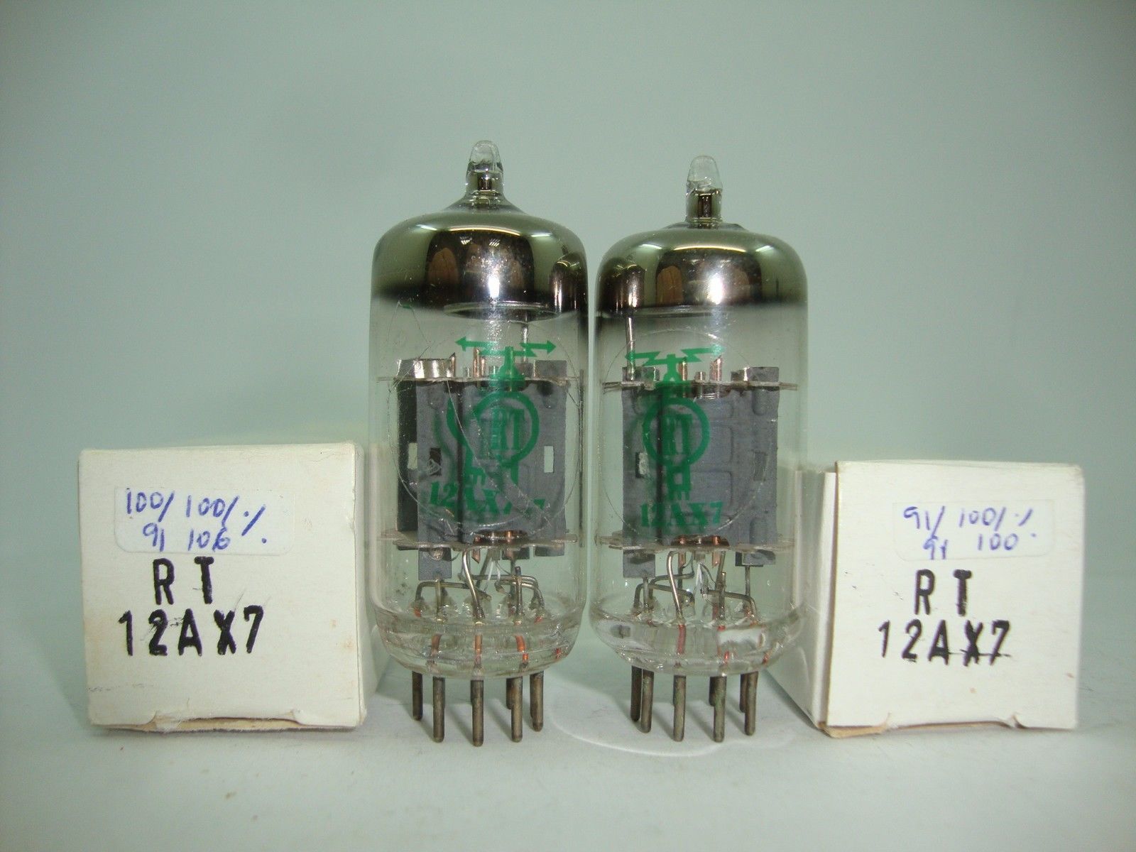 La Radiotechnique R/T 12AX7 tube