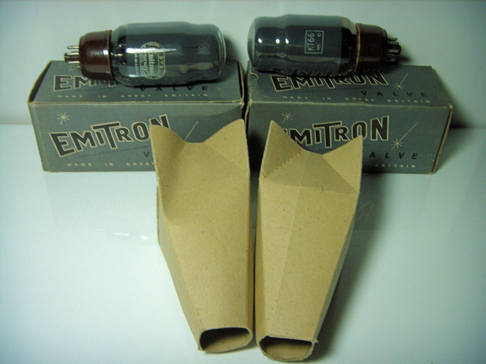 Emitron KT66 tube