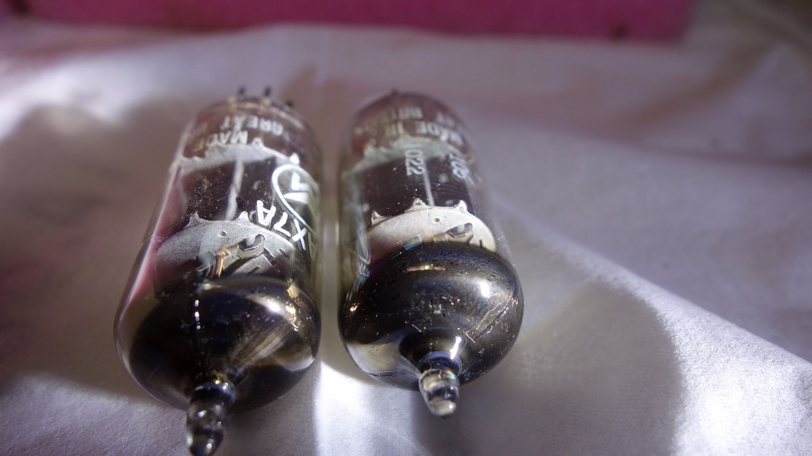 Voice Of Music 12AX7A I61 tube - Mullard