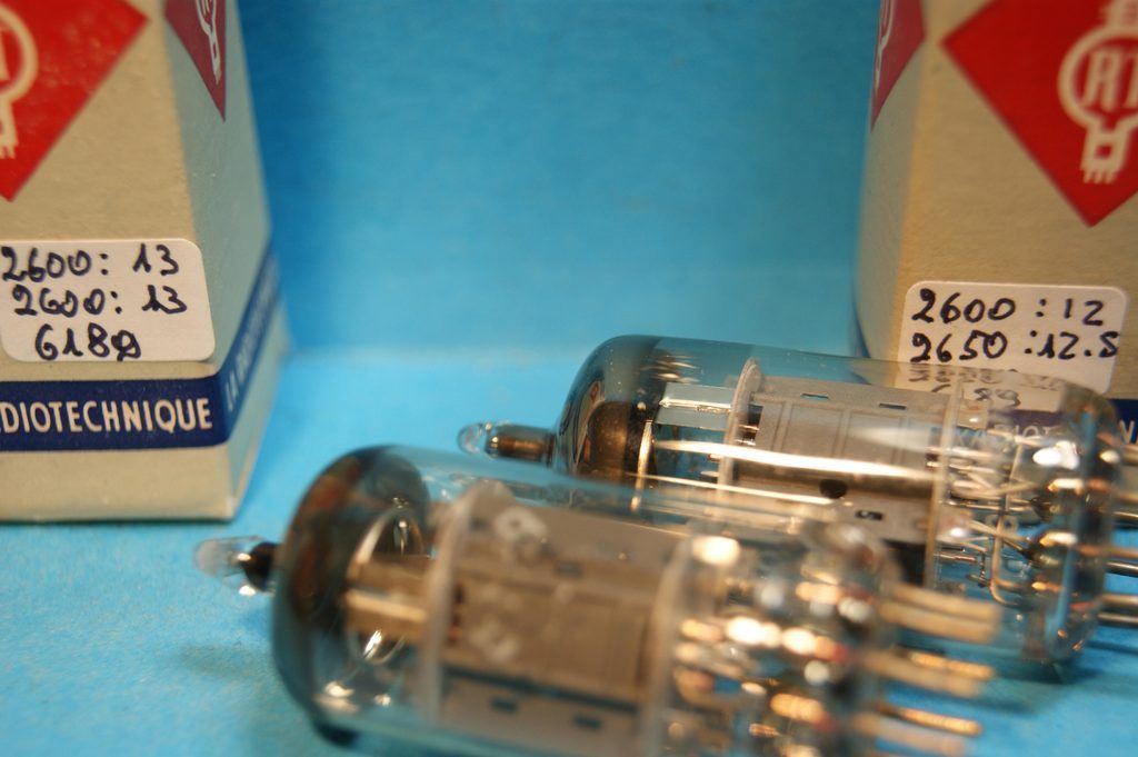 R/T La Radiotechnique 6189 tube
