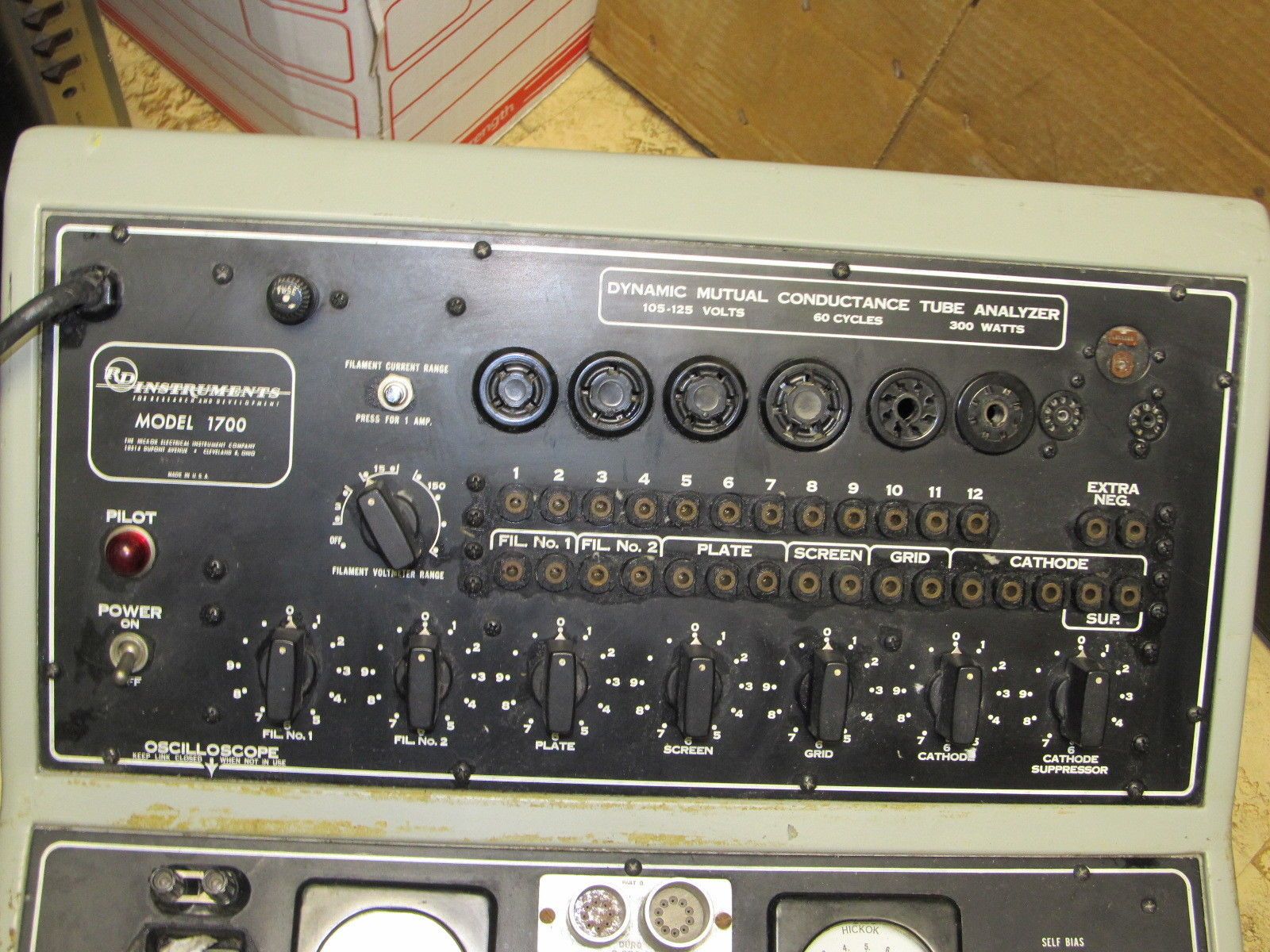 RD Instruments 1700 tube tester