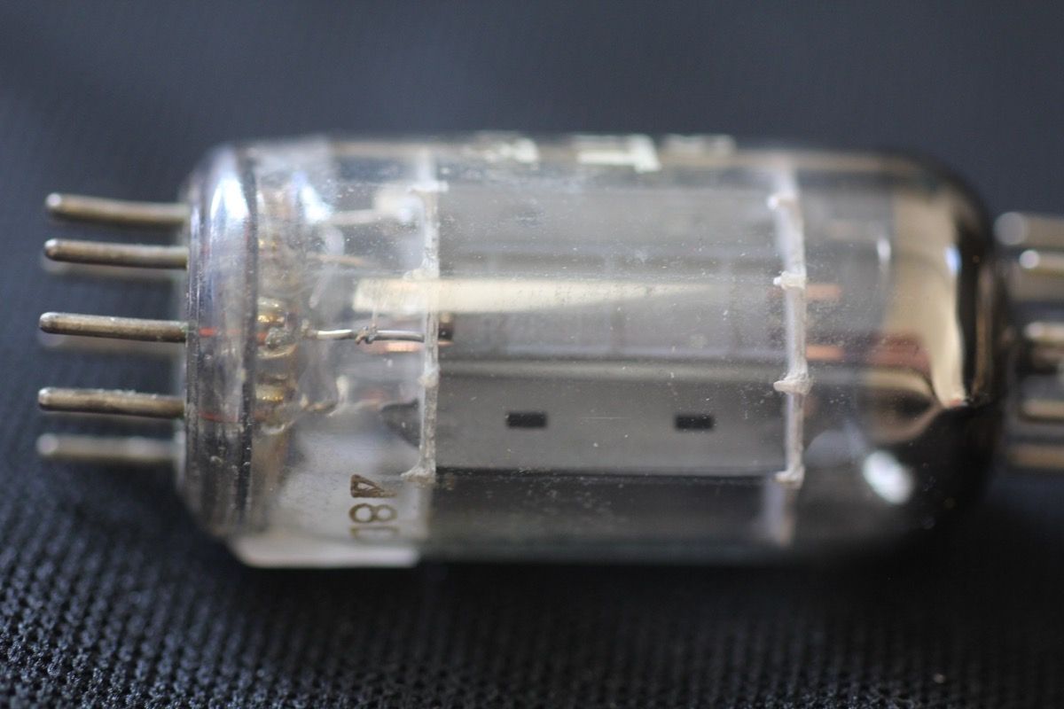 Philips Miniwatt ECC83 MC2 tube