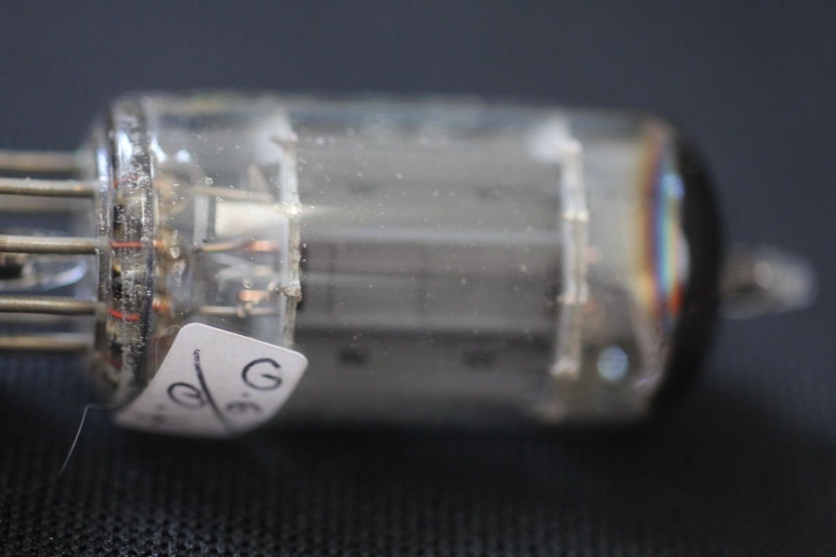 Philips Miniwatt ECC83 MC2 tube