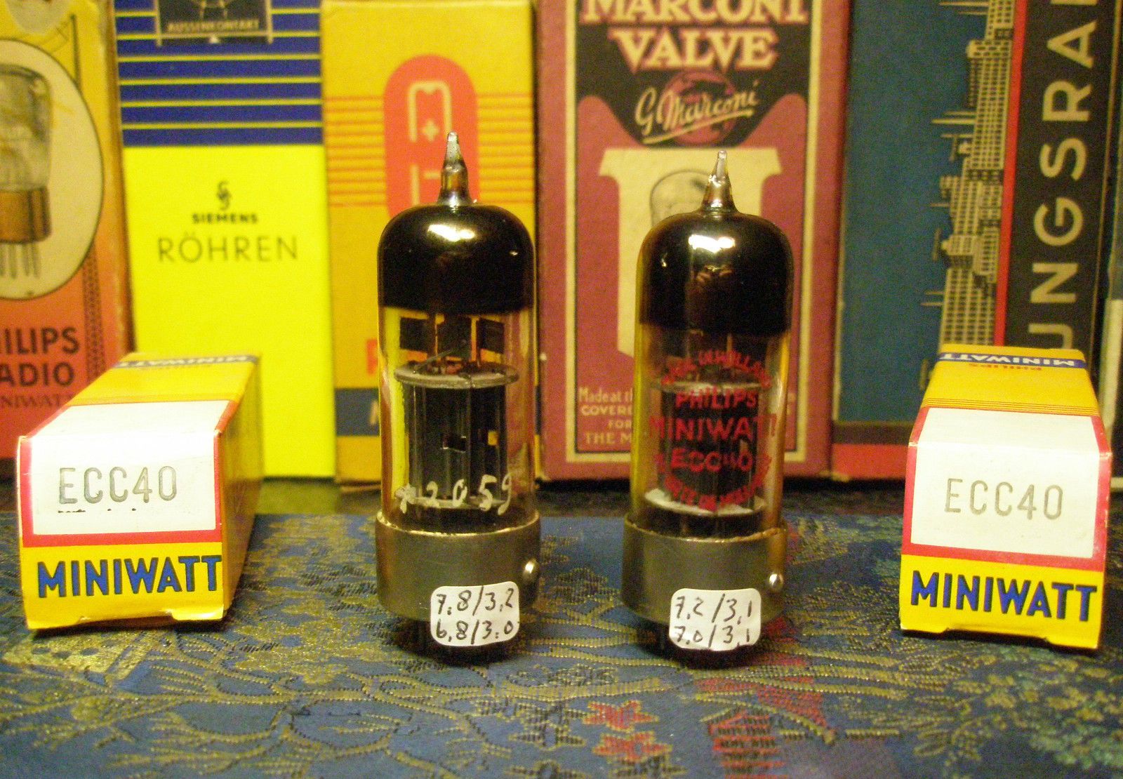 Philips Miniwatt ECC40 tube