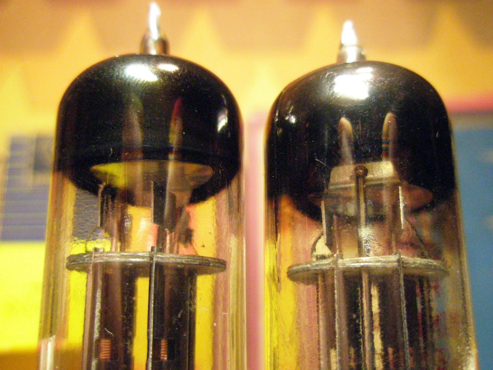 Philips Miniwatt ECC40 tube