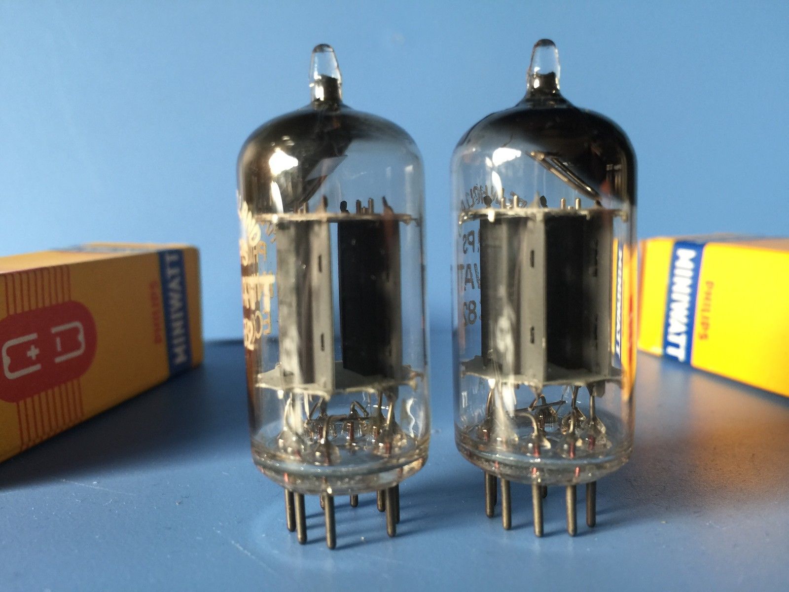 Philips Miniwatt ECC82 tube