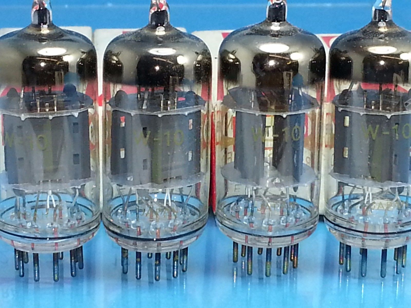 Raytheon 12AX7 ECC83 tube - Toshiba